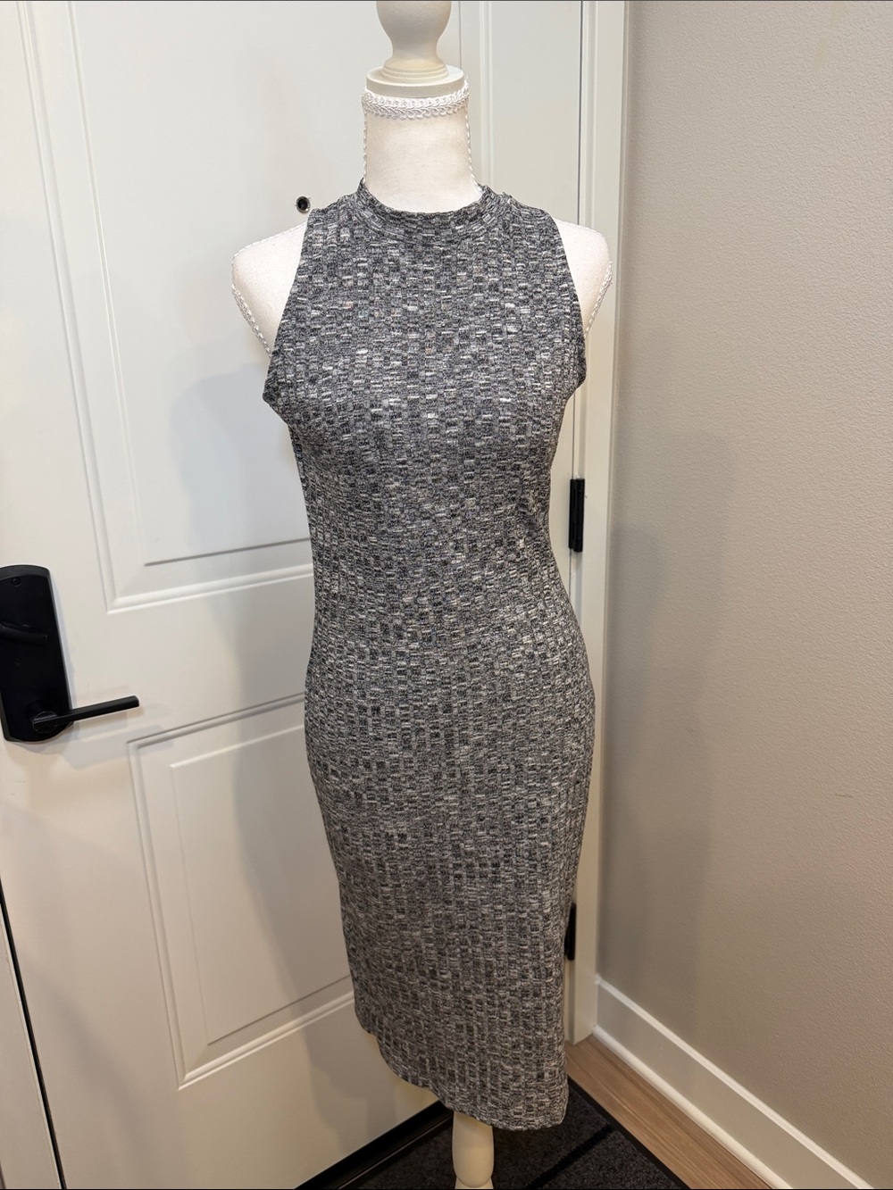 Sleeveless Gray Ribbed Midi Dress with High Neck
